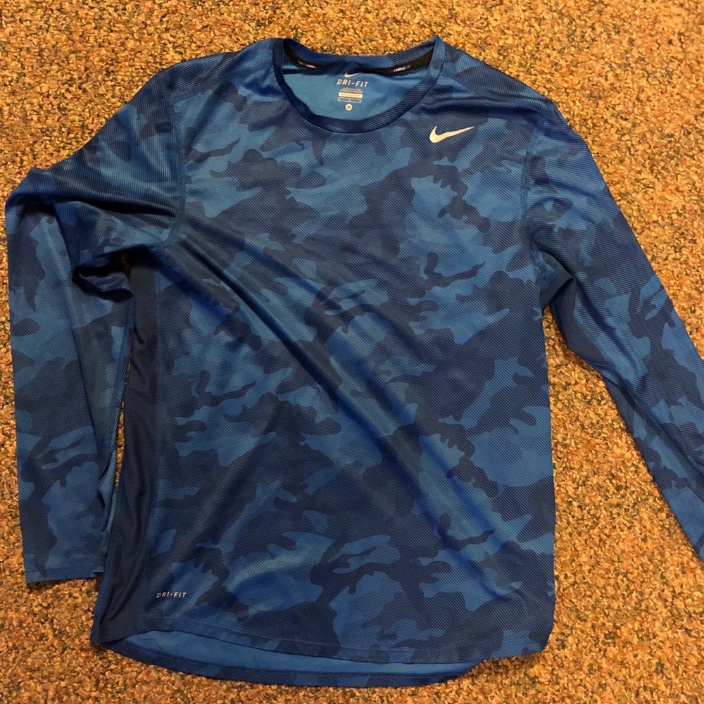 Men’s Nike dri-fit blue camo athletic shirt M